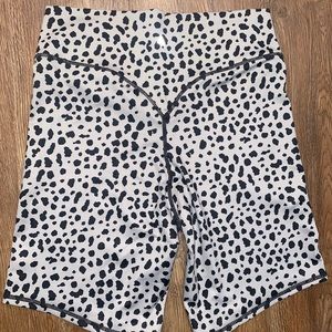 Balance Athletica Kingdom Ascend Short- Snow Leopard